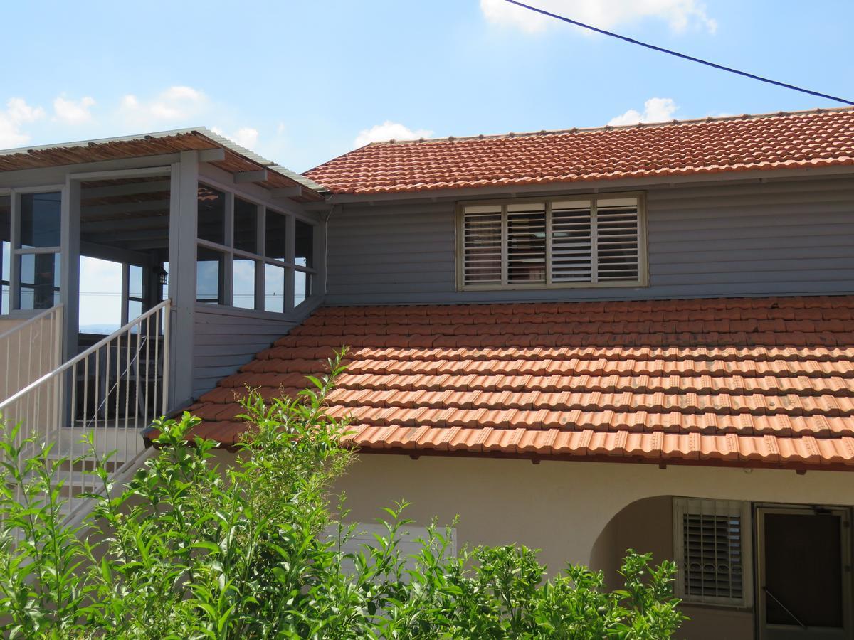 Vila בין יער לים Shelomi Exteriér fotografie